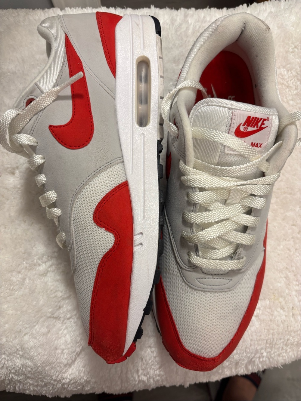 Nike Men Sneakers in White and Red